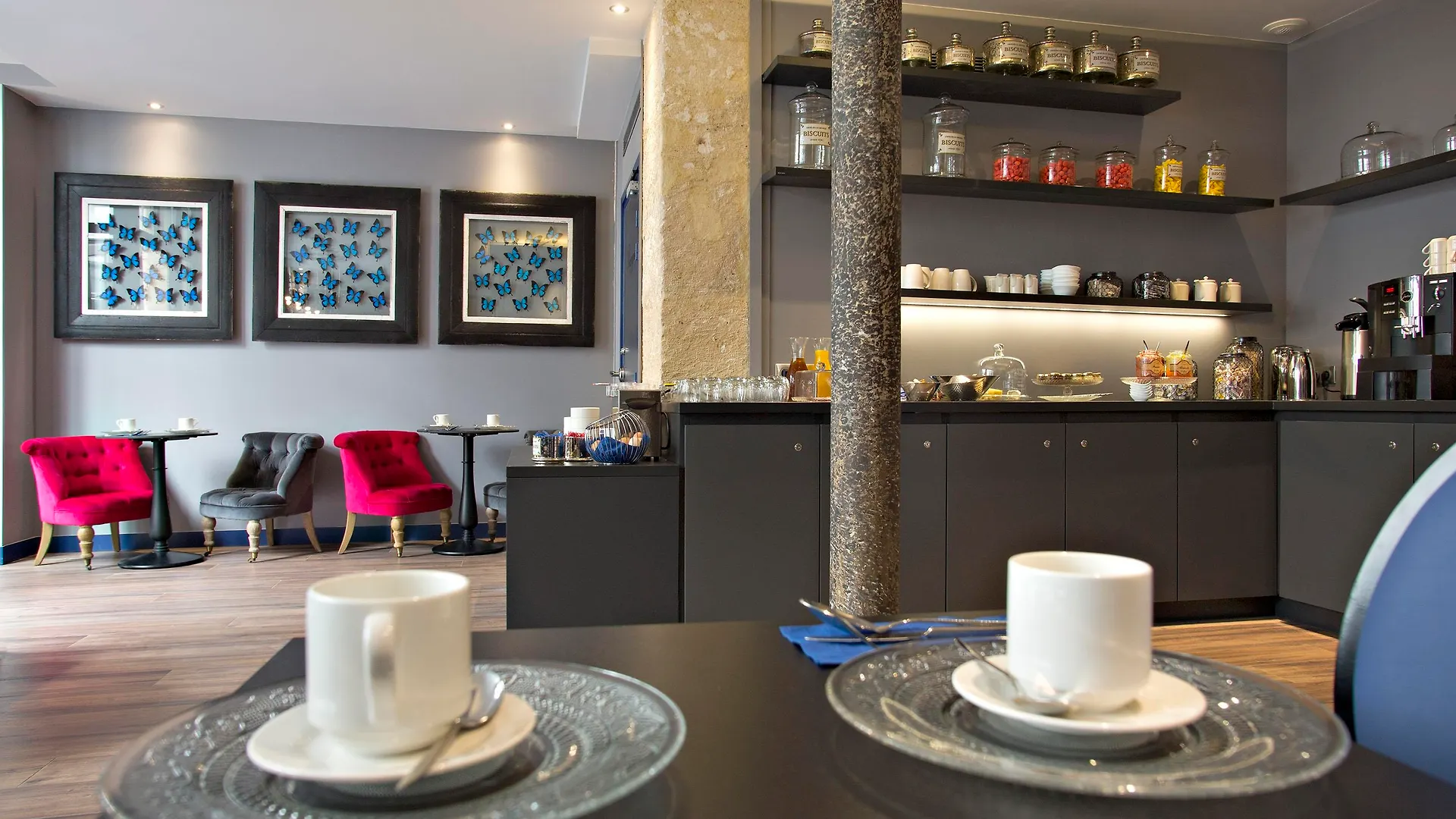 Mademoiselle Hotel
